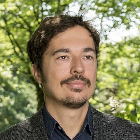 Dr. Jakub Samochowiec